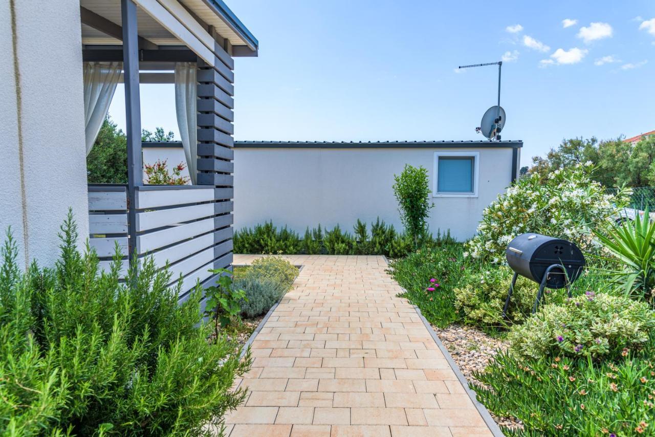 Rasin Mobile Homes Pakostane Bagian luar foto