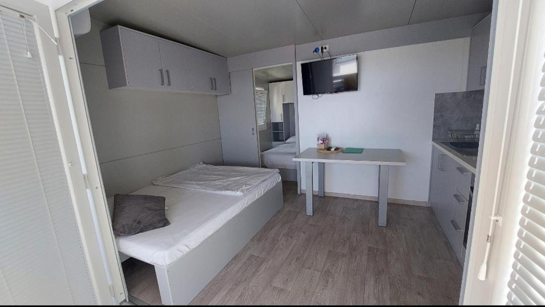 Rasin Mobile Homes Pakostane Bagian luar foto
