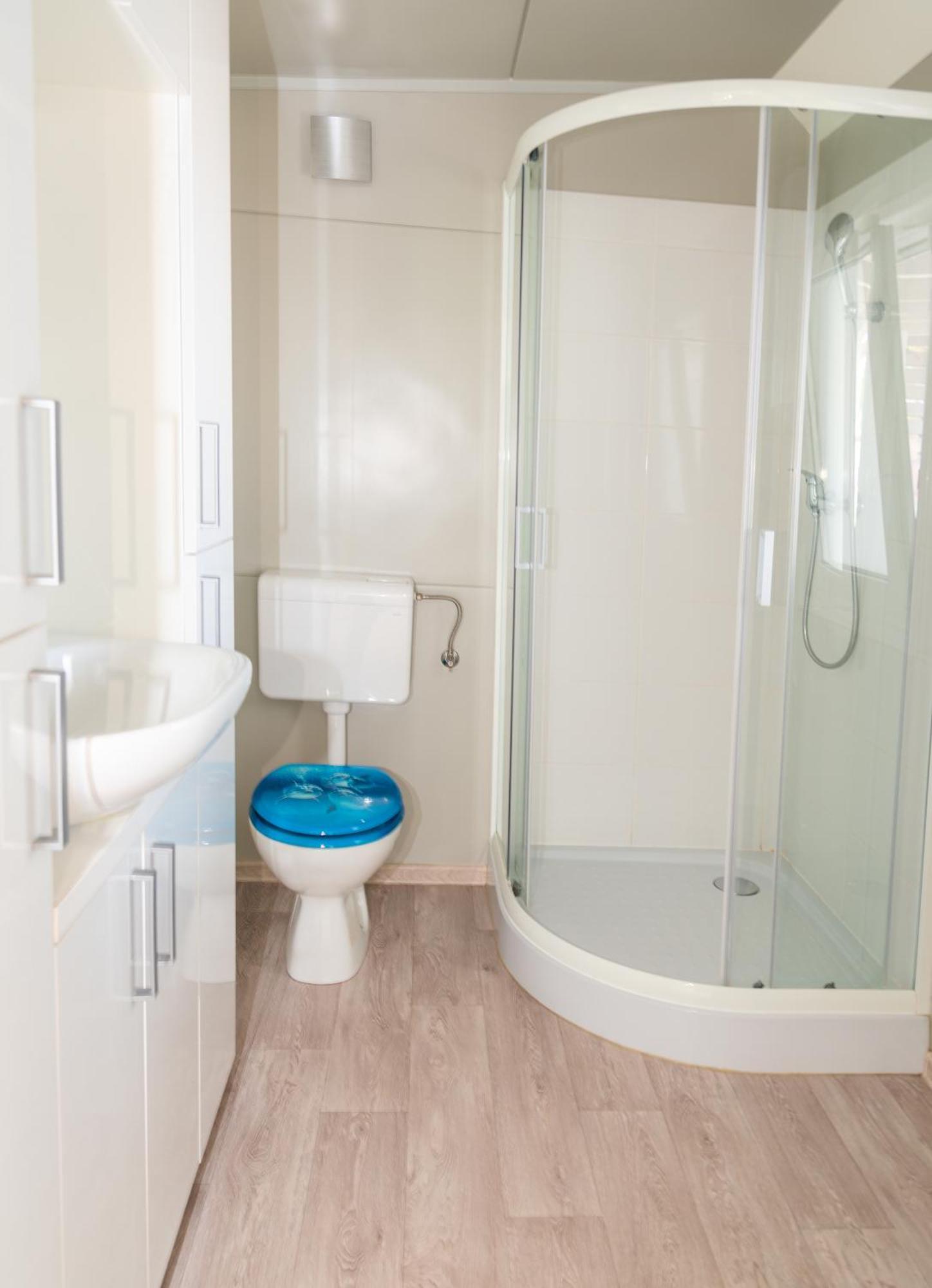 Rasin Mobile Homes Pakostane Bagian luar foto