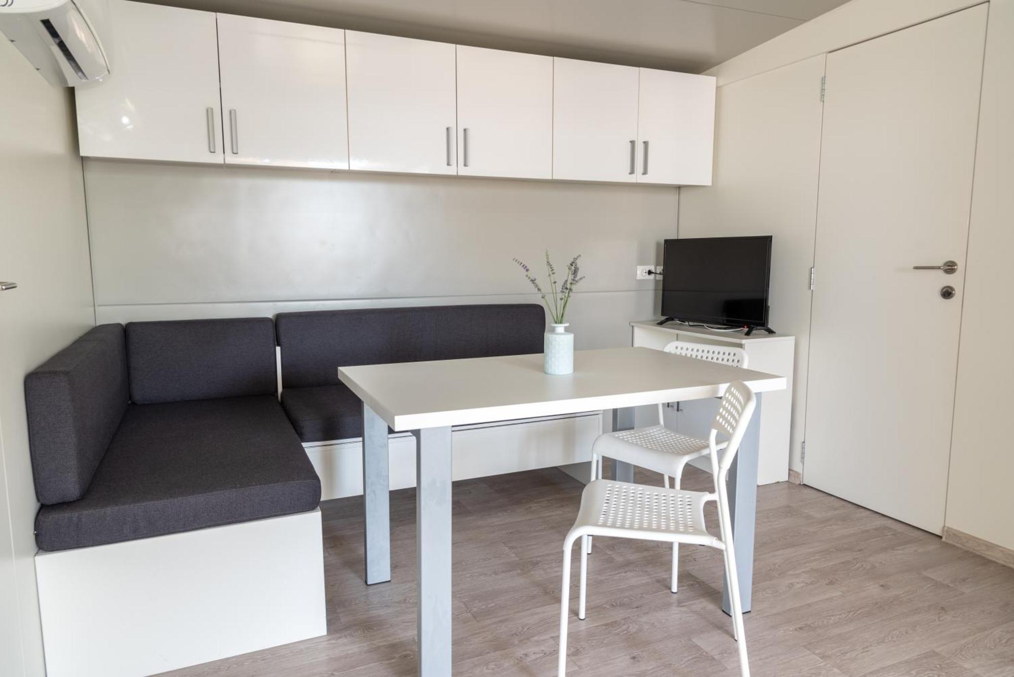 Rasin Mobile Homes Pakostane Bagian luar foto