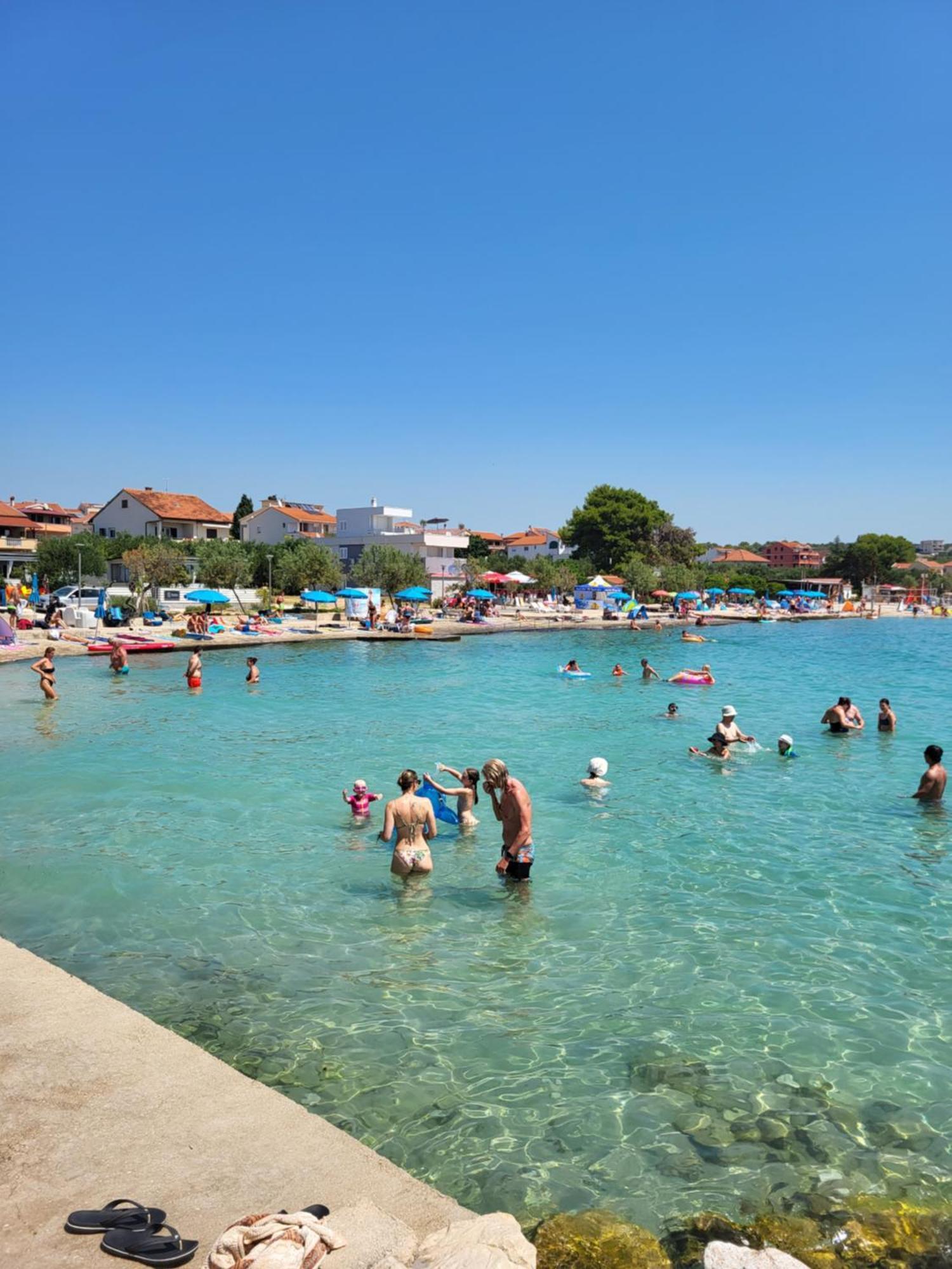 Rasin Mobile Homes Pakostane Bagian luar foto