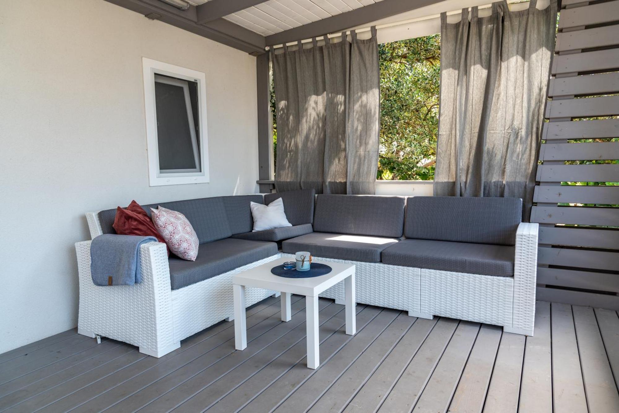 Rasin Mobile Homes Pakostane Bagian luar foto