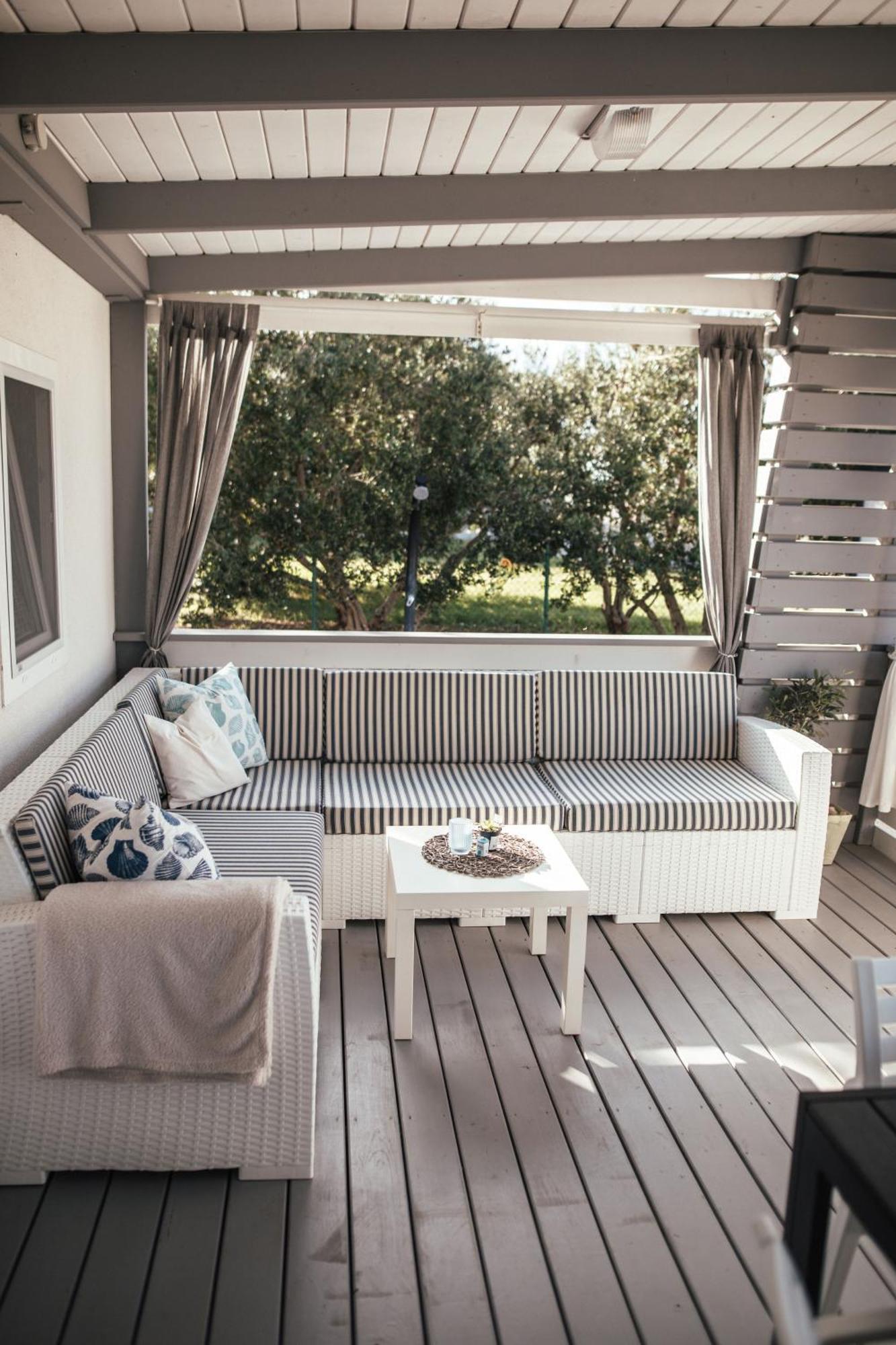 Rasin Mobile Homes Pakostane Bagian luar foto